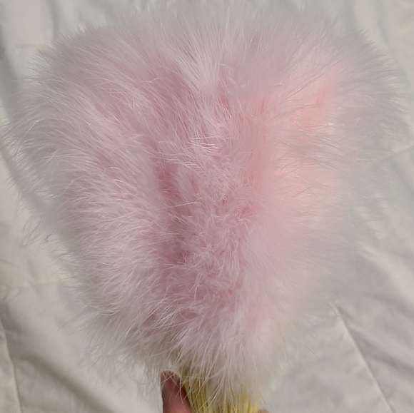 Vintage Fluffy Pink Feather Hand Fan. - Picture 8 of 10